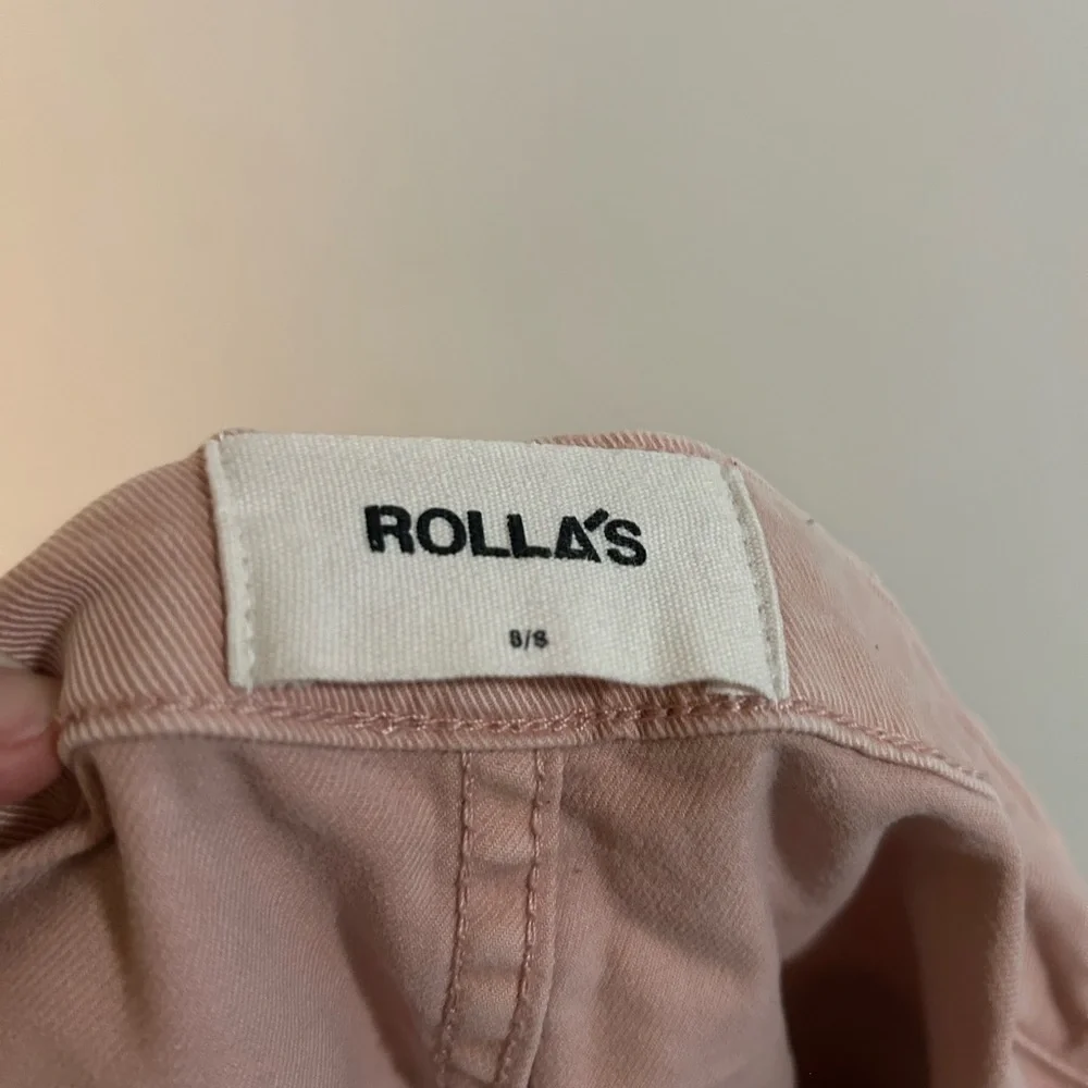 Rolla’s Original Short Light Pink Denim Overalls‎ size small